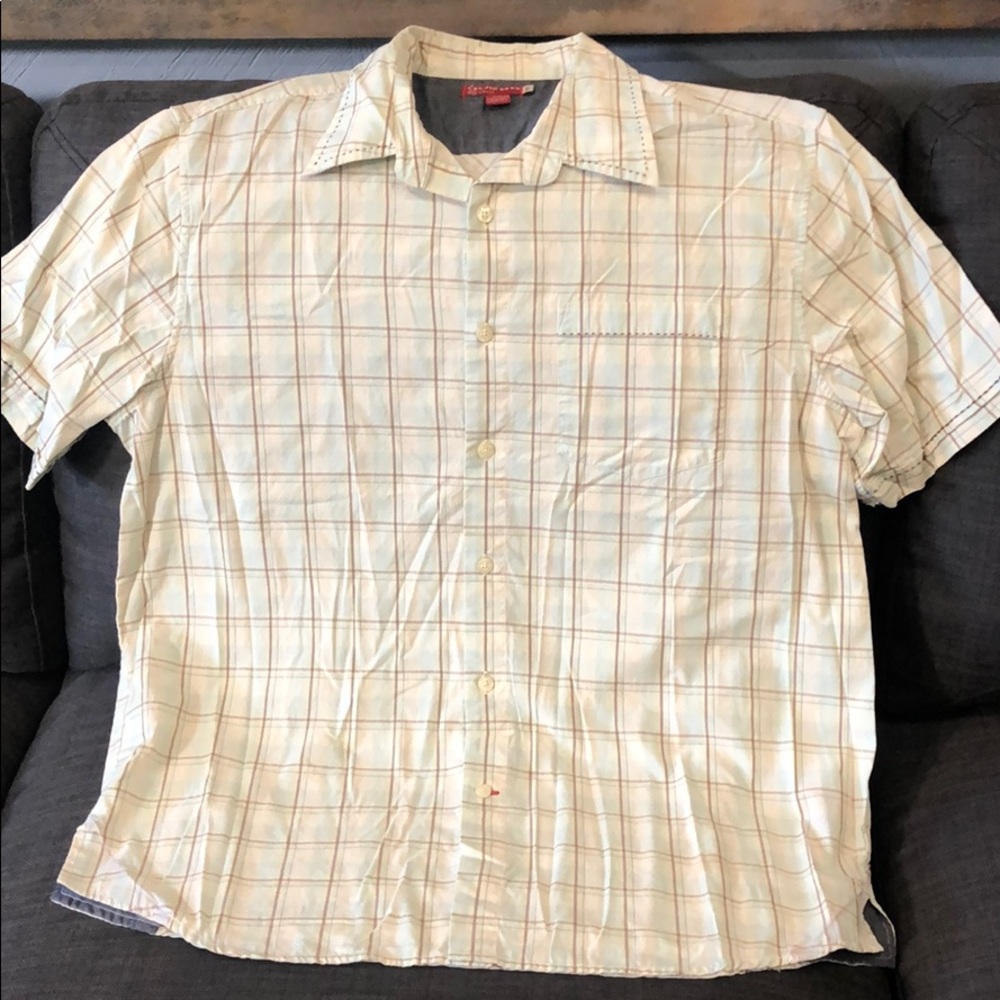 EUC men’s Guess shirt